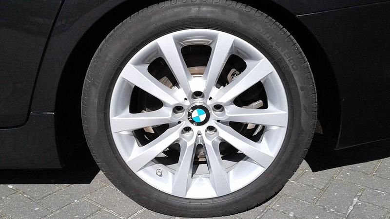 Gebraucht BMW 520 190 PS (139 kW) 2016 Grau Kombi