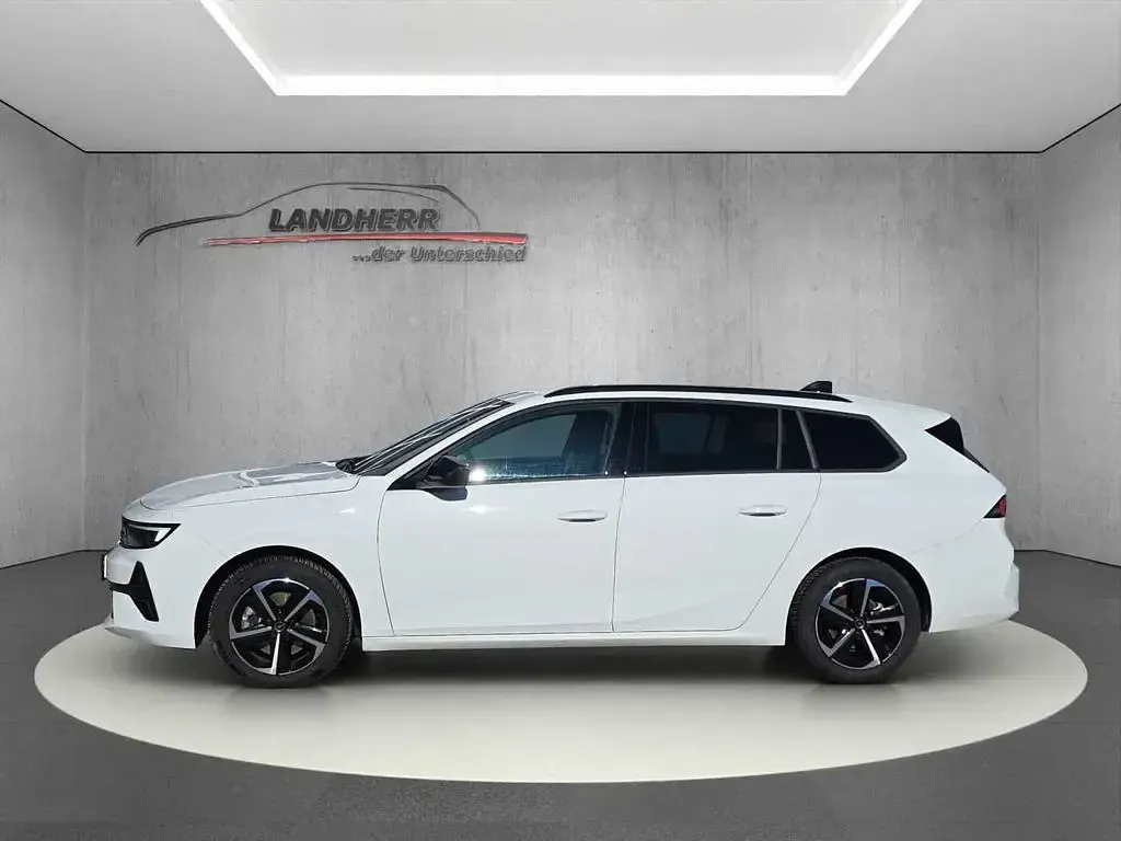 Używany Opel Astra 131 KM (96 kW) 2024 Biały Kombi