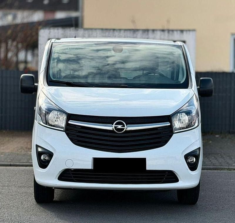Gebraucht Opel Vivaro 125 PS (91 kW) 2018 Weiß Van / Kleinbus