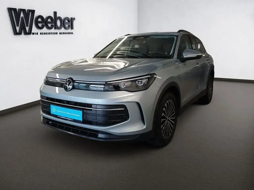 Gebraucht VW Tiguan Life 131 PS (96 kW) 2024 Oyster silver (metallic) SUV
