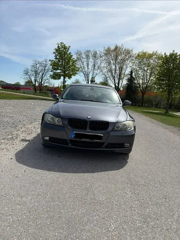 Gebraucht BMW 318 129 PS (94 kW) 2006 Grau Limousine