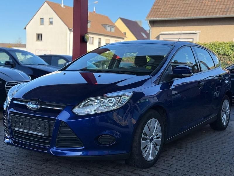 Gebraucht Ford Focus Ambiente 101 PS (74 kW) 2014 Blau Limousine