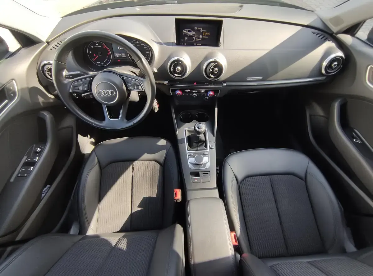 Gebraucht Audi A3 Design 116 PS (85 kW) 2019 Mythosschwarz metallic Limousine