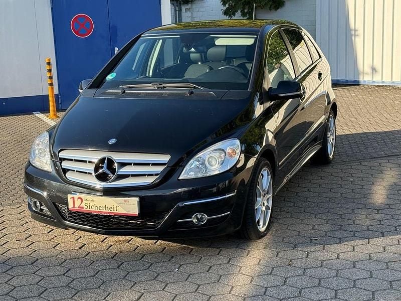Schwarz Gebraucht 2010 Mercedes B180 Sport Edition Van / Kleinbus | 5.200 € (Fairer Preis) - Bild 1/4