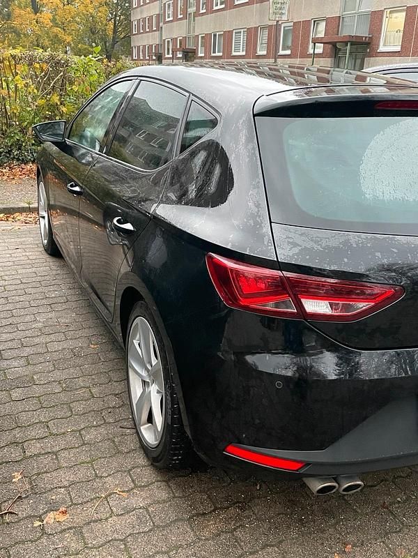 Używany Seat Leon 180 KM (132 kW) 2016 Czarny Sedan/Limuzyna