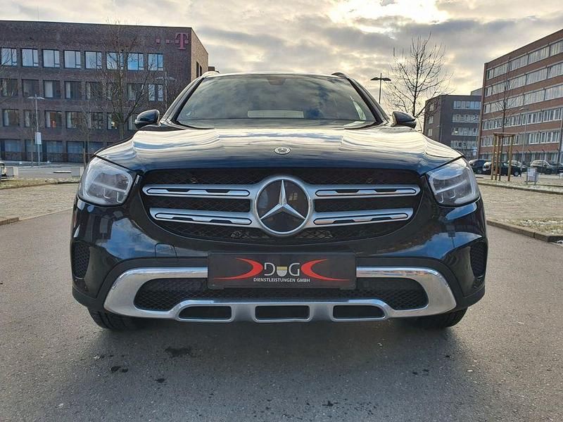 Gebraucht Mercedes GLC300 194 PS (142 kW) 2020 Schwarz SUV