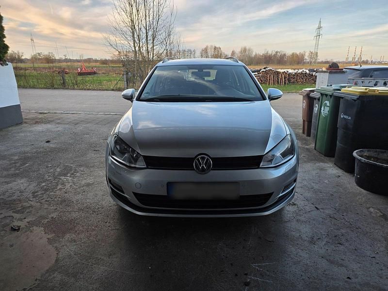 Gebraucht VW Golf VII 105 PS (77 kW) 2014 Silber Kombi