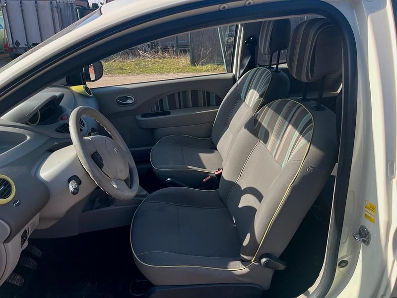 Gebraucht Renault Twingo Liberty 75 PS (55 kW) 2012 Weiß Kleinwagen