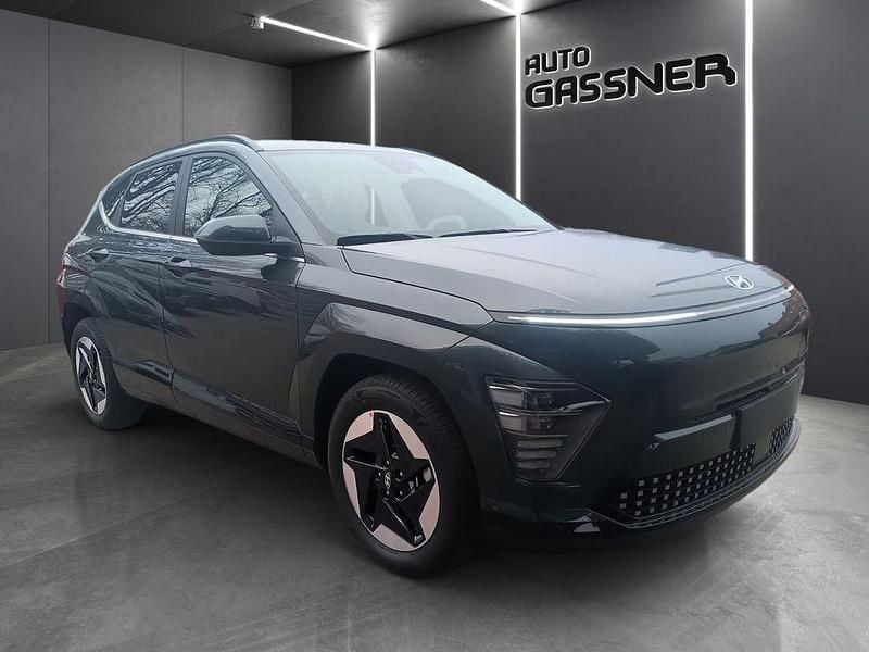 Neu Hyundai Kona Prime 150 kW (204 PS) 2025 Grün SUV