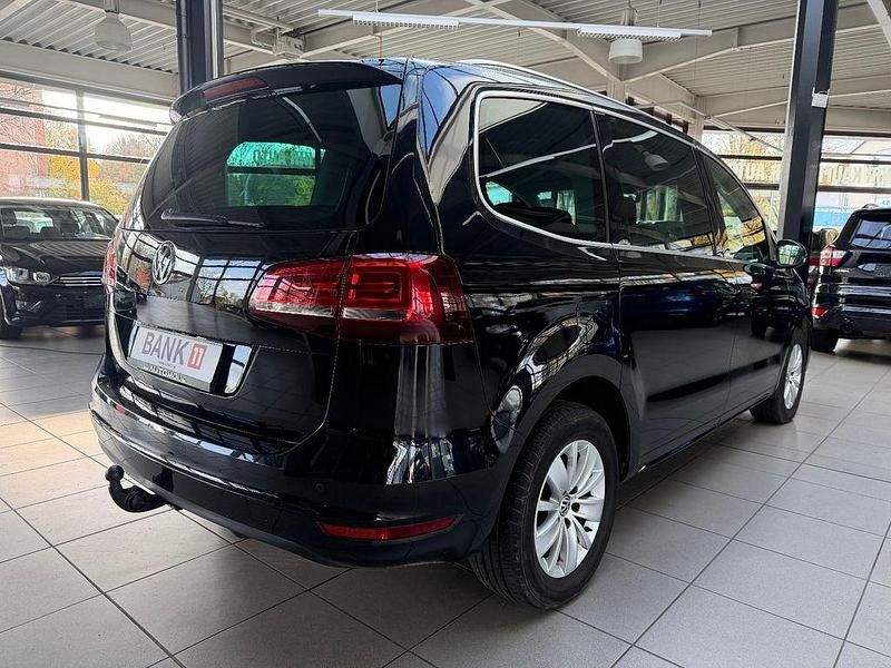 Gebraucht VW Sharan Comfortline 184 PS (135 kW) 2018 Schwarz Van / Kleinbus
