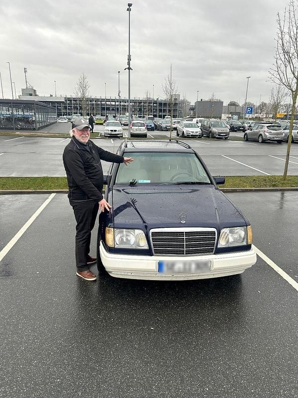 Usata Mercedes E250 113 CV (83 kW) 1994 Andere farben Station wagon