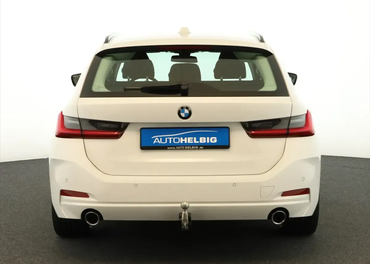 Gebraucht BMW 318 150 PS (110 kW) 2023 Alpinweiss iii Kombi