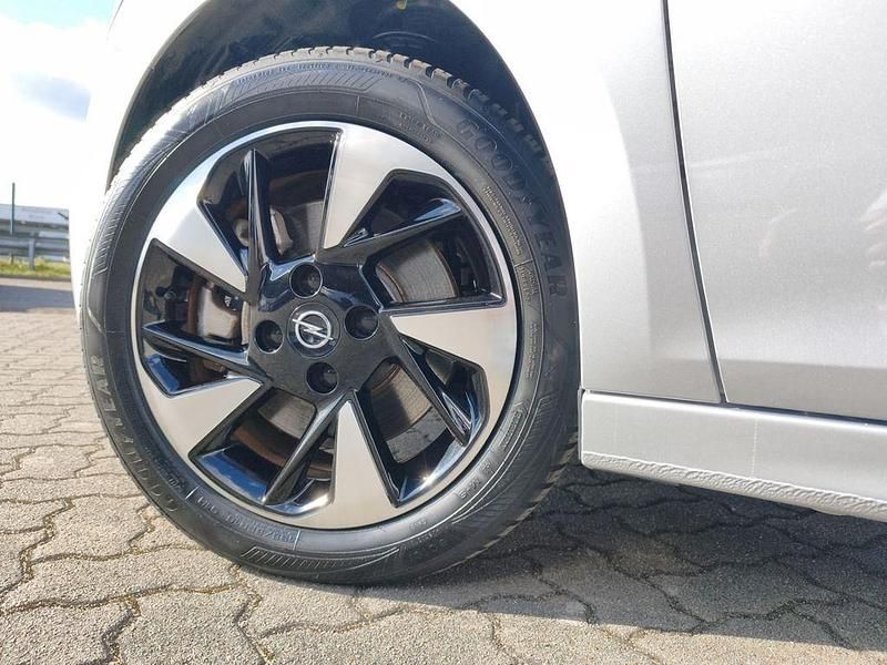 Gebraucht Opel Corsa-e Elegance 100 kW (136 PS) 2022 Aluminium silb/kristall silb Kleinwagen