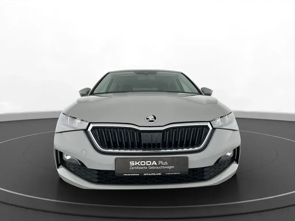 Gebraucht Skoda Scala Ambition 95 PS (69 kW) 2021 Grau Kleinwagen