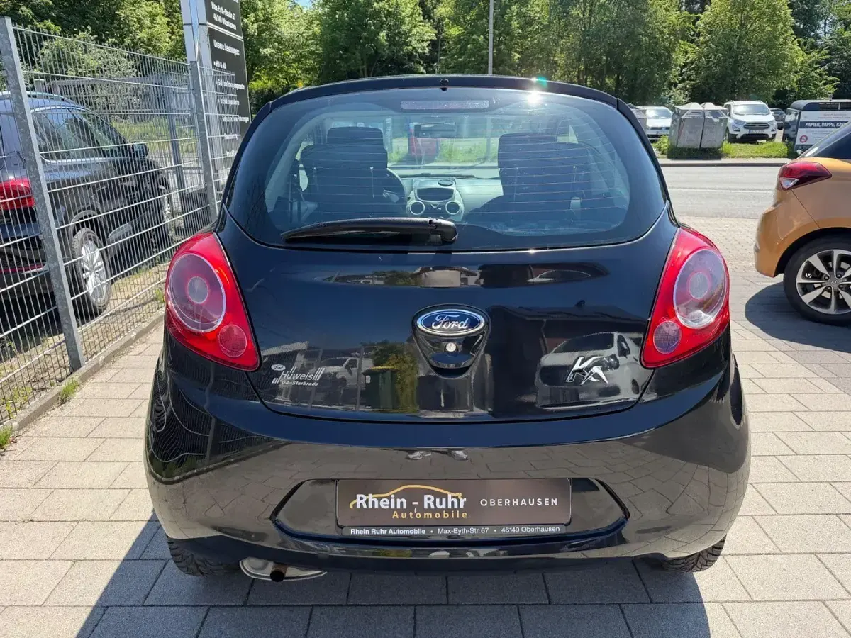 Gebraucht Ford Ka 69 PS (50 kW) 2014 Schwarz Kleinwagen