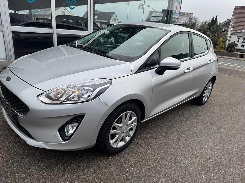 Gebraucht Ford Fiesta Cool & Connect 101 PS (74 kW) 2018 Silber Kleinwagen