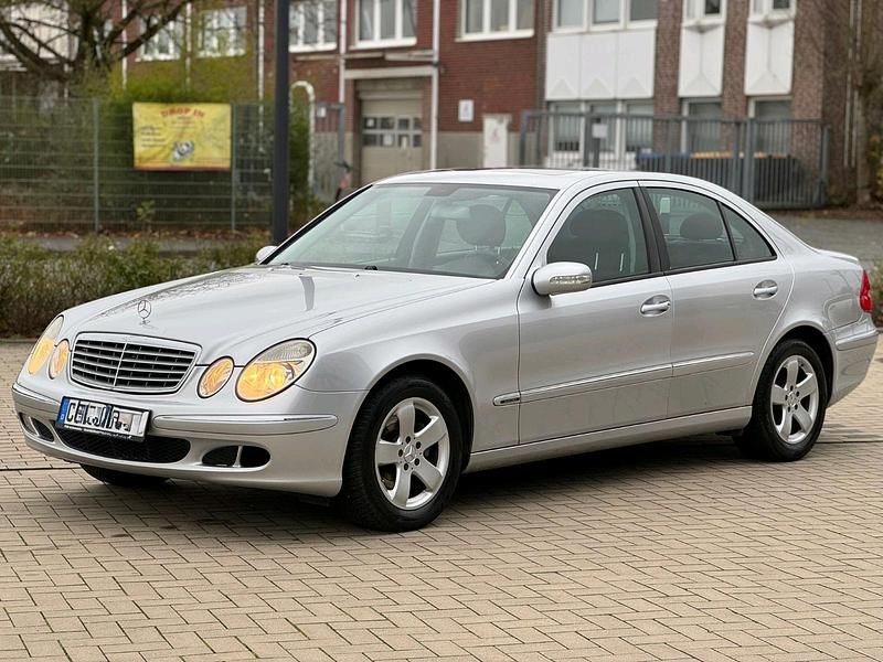 Silber Gebraucht 2005 Mercedes E280 Elegance Limousine | 3.999 € (Guter Preis) - Bild 1/4