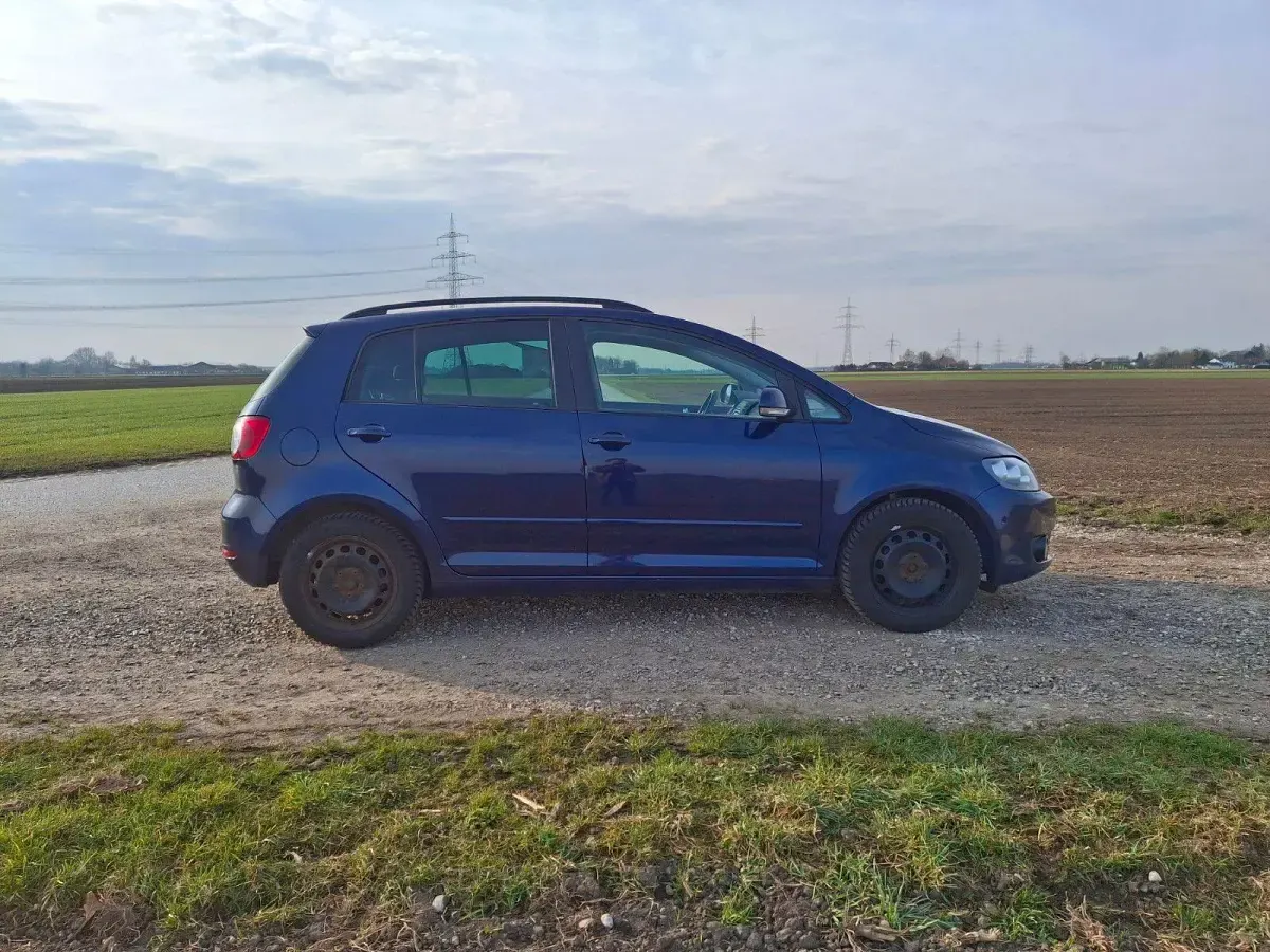 Gebraucht VW Golf Plus Cross Comfortline 122 PS (89 kW) 2012 Blau Van / Kleinbus