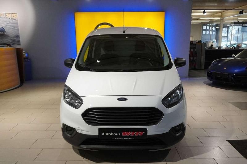 Gebraucht Ford Tourneo Courier Trend 101 PS (74 kW) 2019 Frostweiß Van / Kleinbus