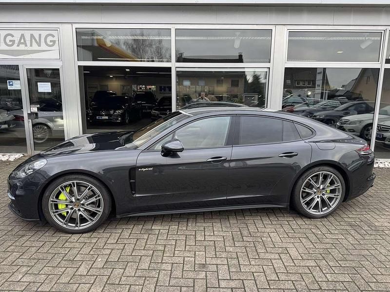 Gebraucht Porsche Panamera 462 PS (339 kW) 2019 Vulkangraumetallic Limousine