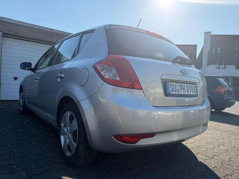 Gebraucht Kia Ceed Vision 90 PS (66 kW) 2011 Kleinwagen