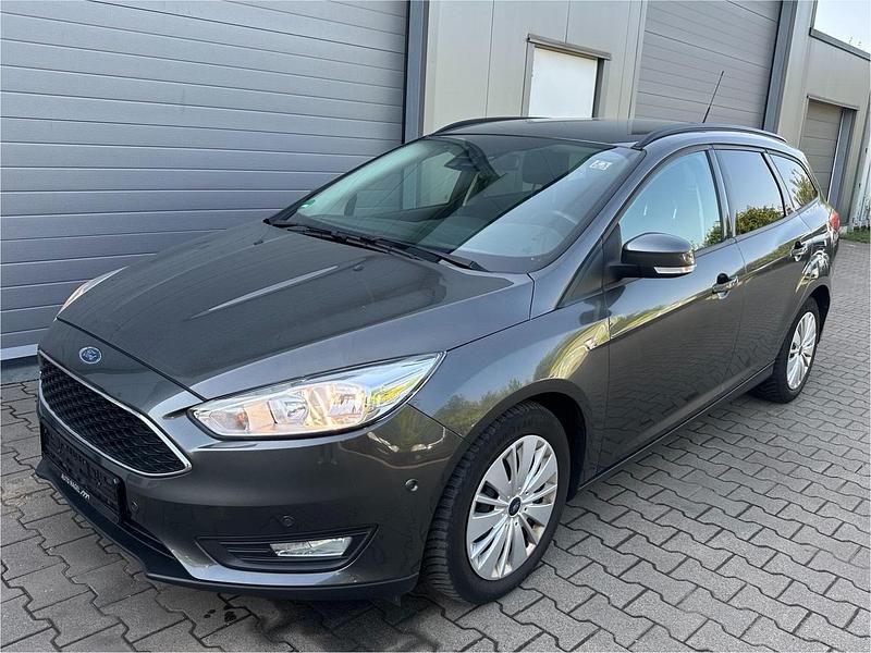 Grau Gebraucht 2016 Ford Focus Kombi | 5.650 € (Superpreis) - Bild 1/4