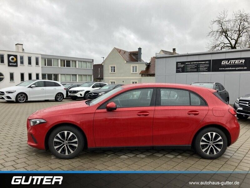 Gebraucht Mercedes A180 116 PS (85 kW) 2019 Rot Kleinwagen