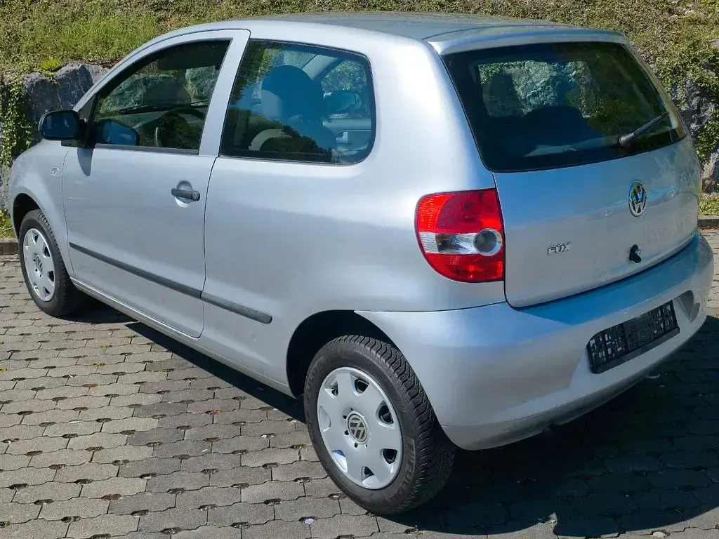 Używany VW Fox 54 KM (39 kW) 2007 Srebrny Hatchback