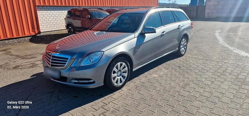 Gebraucht Mercedes E200 136 PS (100 kW) 2012 Grau Kombi