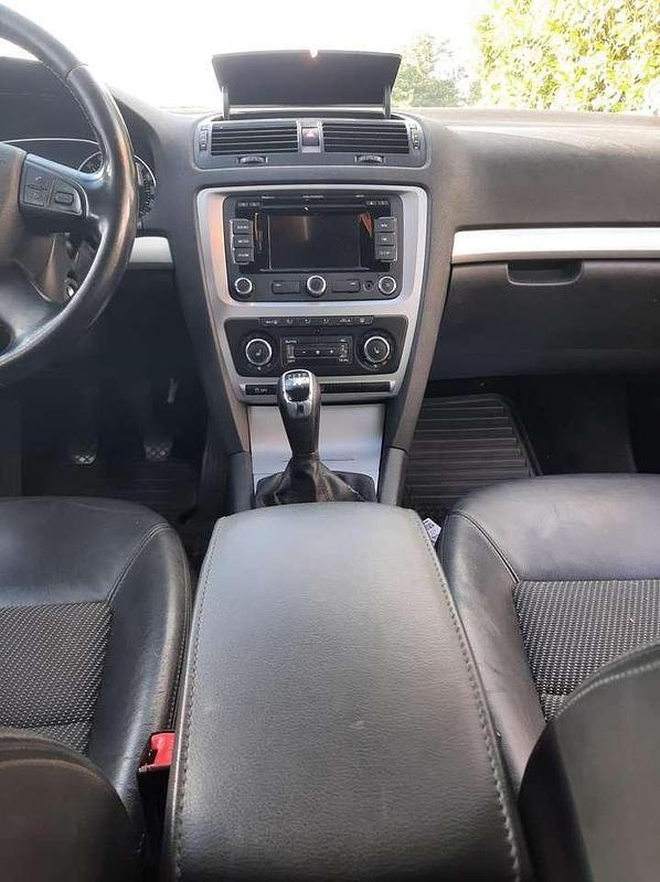 Gebraucht Skoda Octavia 105 PS (77 kW) 2011 Blau Kombi