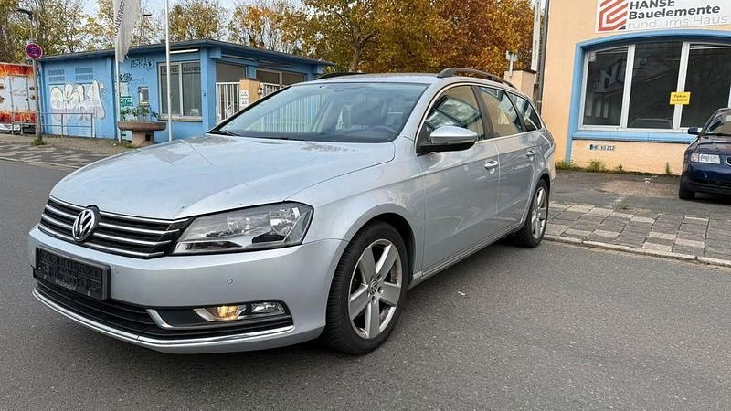 Grau Gebraucht 2011 VW Passat Exclusive Limousine | 6.290 € (Guter Preis) - Bild 1/4