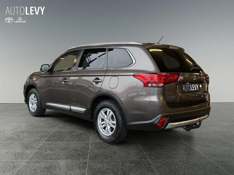 Gebraucht Mitsubishi Outlander 150 PS (110 kW) 2016 Granitbraun SUV
