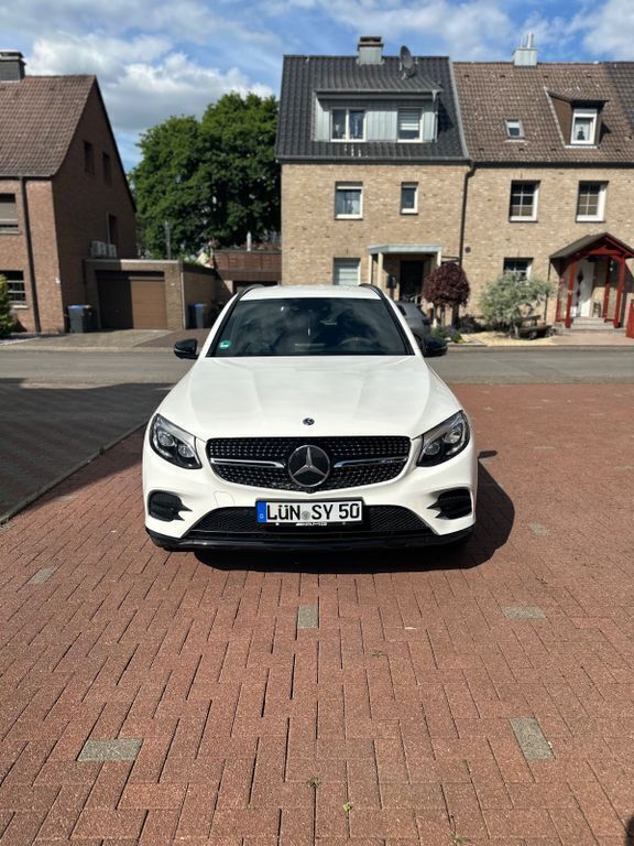 Weiß Gebraucht 2018 Mercedes GLC43 AMG AMG SUV | 39.400 € (Fairer Preis) - Bild 1/4