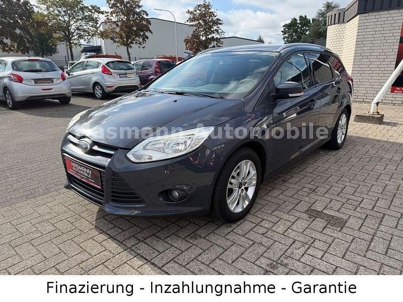 Grau Gebraucht 2011 Ford Focus Trend Kombi | 5.999 € (Etwas zu teuer) - Bild 1/4