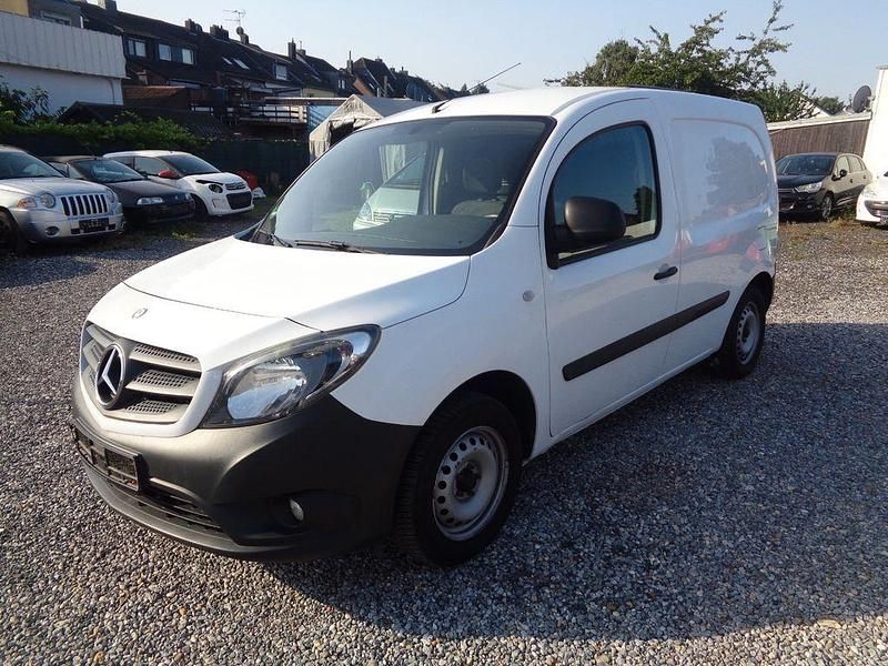 Weiß Gebraucht 2018 Mercedes Citan 108 Limousine | 7.950 € (Fairer Preis) - Bild 1/3