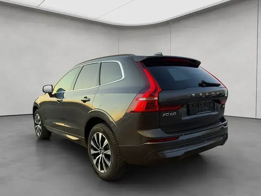 Gebraucht Volvo XC60 Core 250 PS (183 kW) 2024 Grau SUV