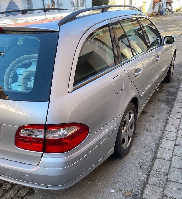 Gebraucht Mercedes E220 Classic 150 PS (110 kW) 2004 Grau Kombi