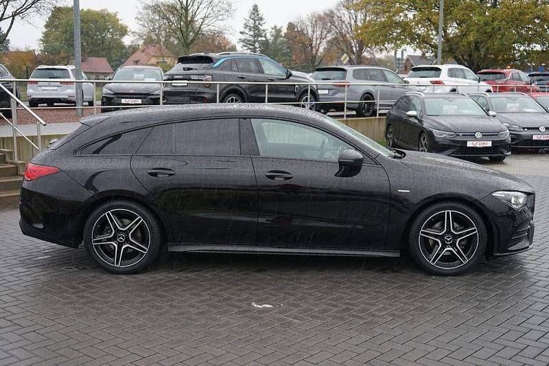 Gebraucht Mercedes CLA180 AMG line 136 PS (100 kW) 2021 Schwarz Limousine