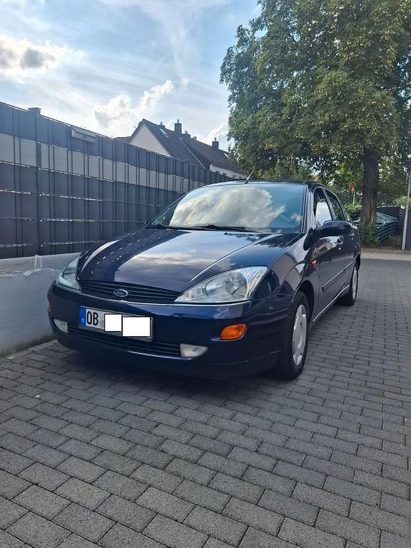 Gebraucht Ford Focus Ghia 101 PS (74 kW) 2001 Blau Limousine