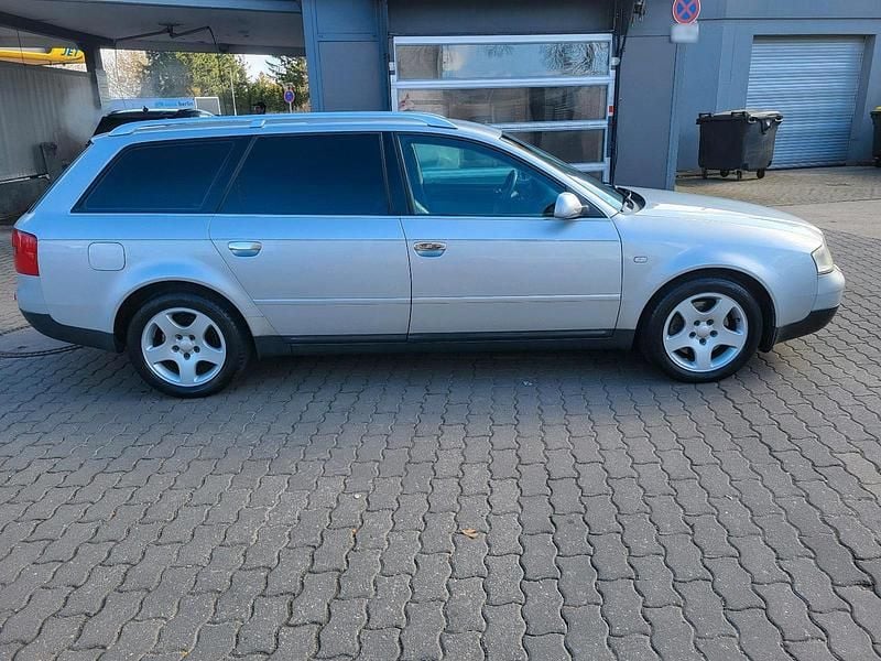Usado Audi A6 165 HP (121 kW) 2001 Prateado Carrinha