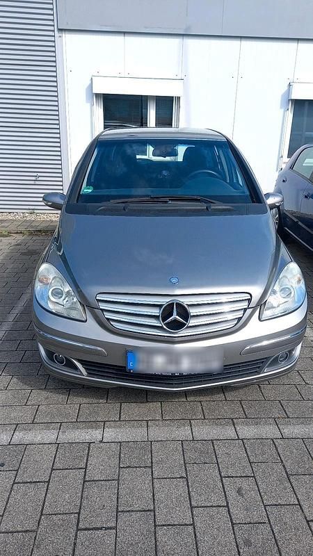 Grau Gebraucht 2006 Mercedes B170 Van / Kleinbus | 4.000 € (Etwas zu teuer) - Bild 1/4