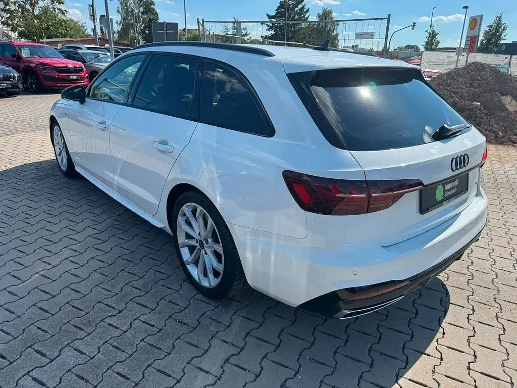Gebraucht Audi A4 S-Line 265 PS (194 kW) 2023 Ibisweiß Kombi