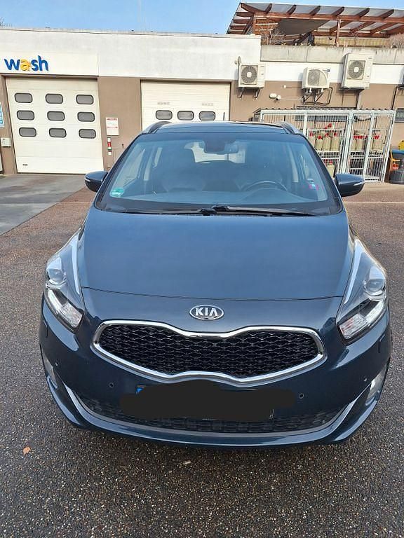Blau Gebraucht 2014 Kia Carens Van / Kleinbus | 8.990 € (Fairer Preis) - Bild 1/4