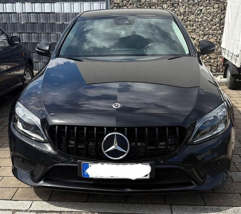 Schwarz Gebraucht 2019 Mercedes C220 Limousine | 22.300 € (Fairer Preis) - Bild 1/4