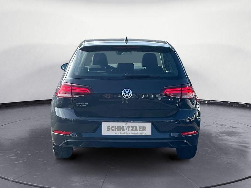 Gebraucht VW Golf VII Trendline 86 PS (63 kW) 2018 Grau Limousine