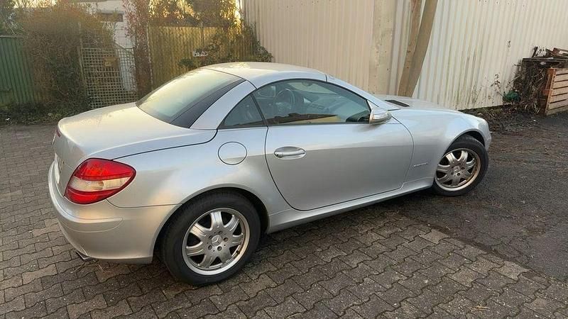 Gebraucht Mercedes SLK200 163 PS (119 kW) 2007 Silber Cabrio