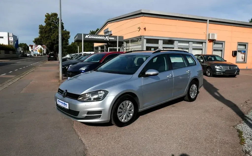 Gebraucht VW Golf VII Trendline 110 PS (80 kW) 2015 Silber Kombi
