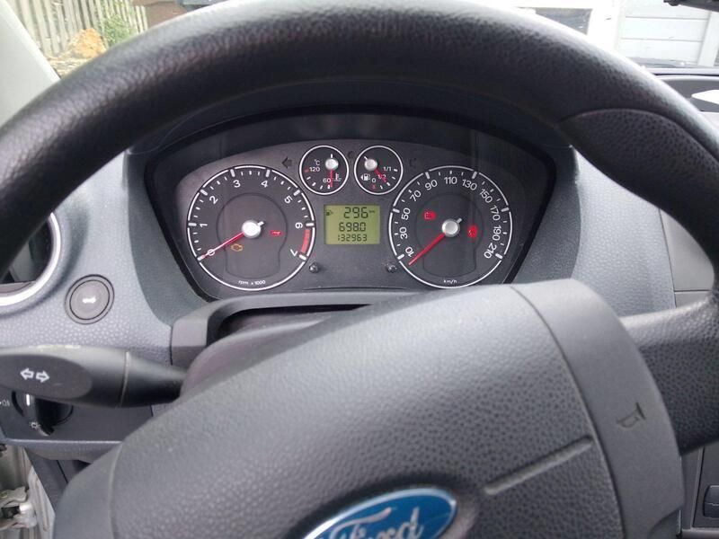 Grau Gebraucht 2009 Ford Fiesta Kleinwagen | 2.600 € - Bild 1/4