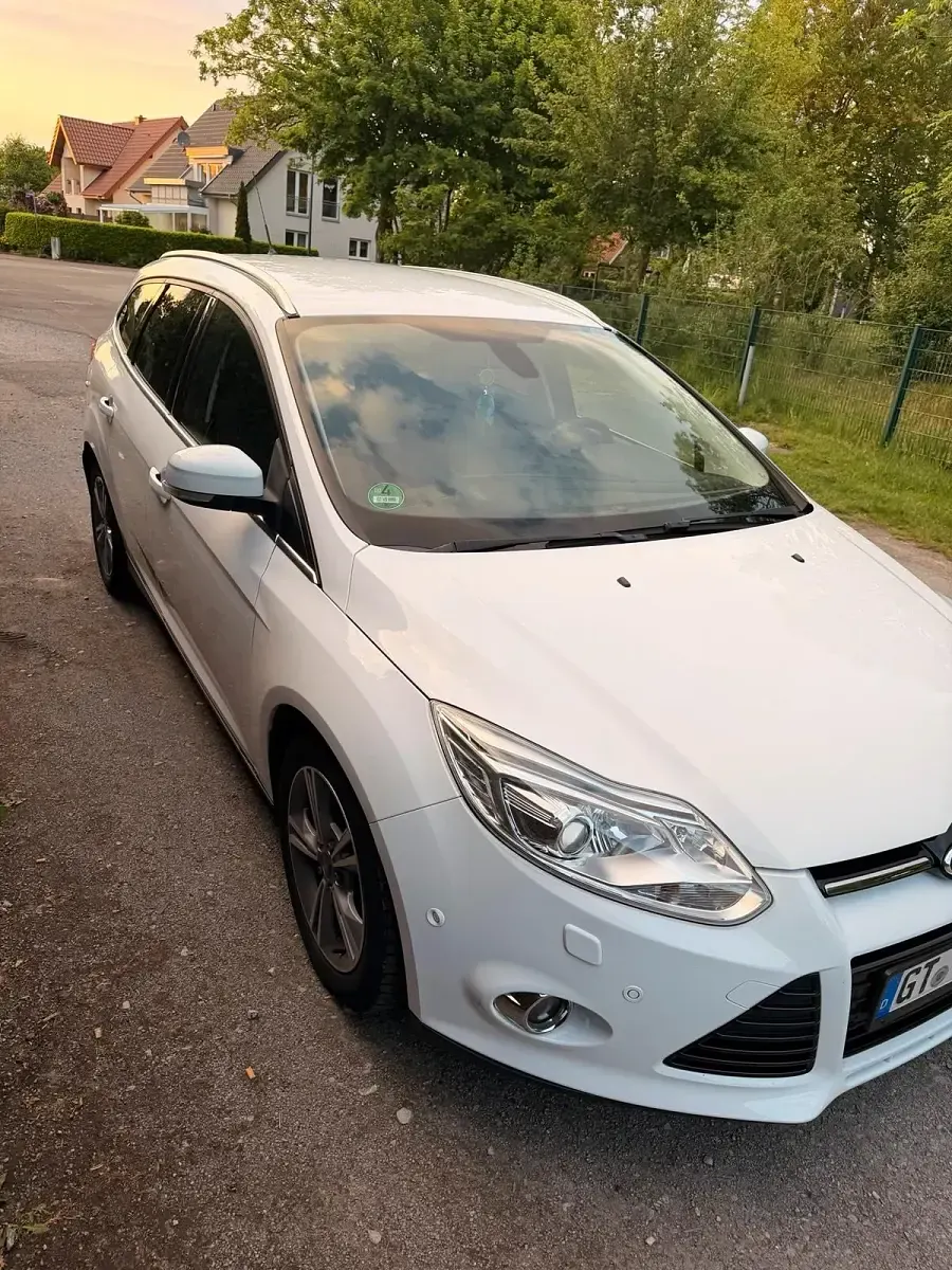 Używany Ford Focus 140 KM (102 kW) 2014 Biały Kombi
