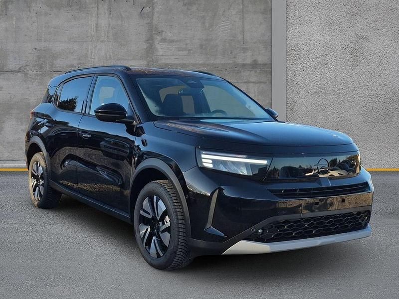 Neu Opel Frontera 145 PS (106 kW) 2025 Lackierung schwarz perla nera/ SUV